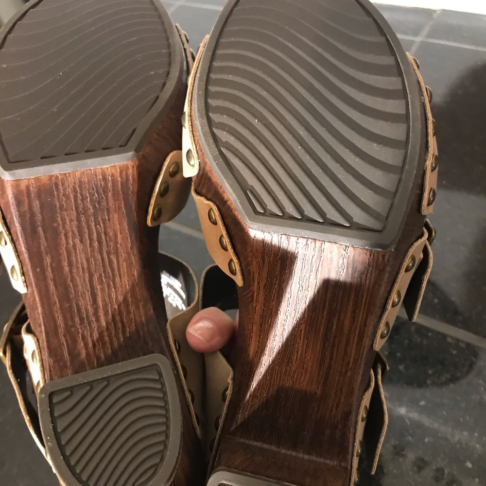 White mountain heels - Picture 5 of 5